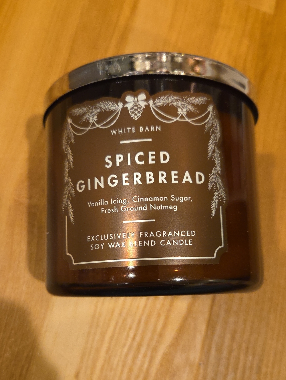 White Barn Spiced Gingerbread Candle